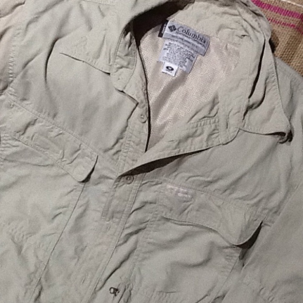 Columbia Survival Shirt. Excellent Condition! - Picture 3 of 3